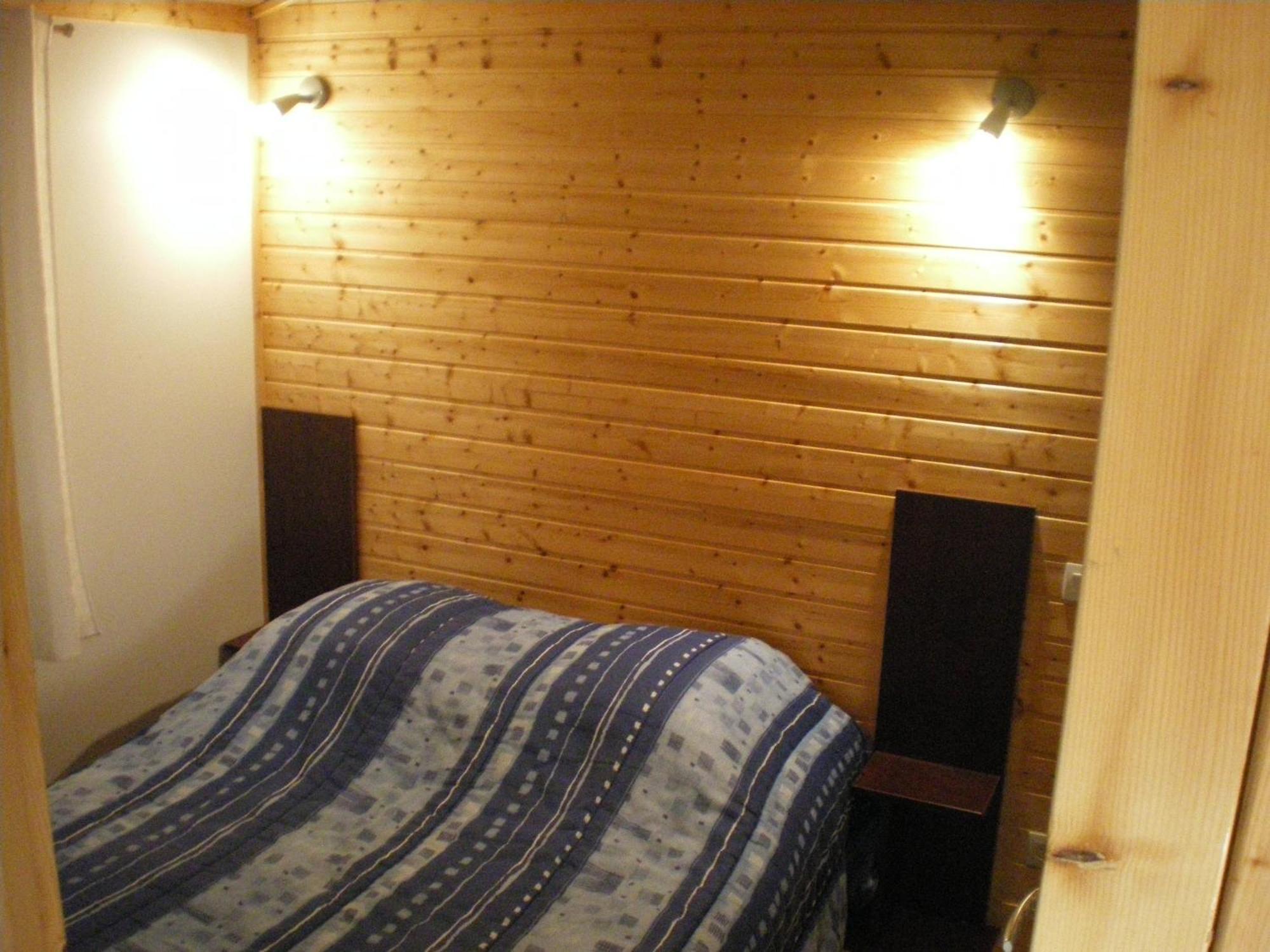 Cottages Du Lac De Miel Beynat Номер фото