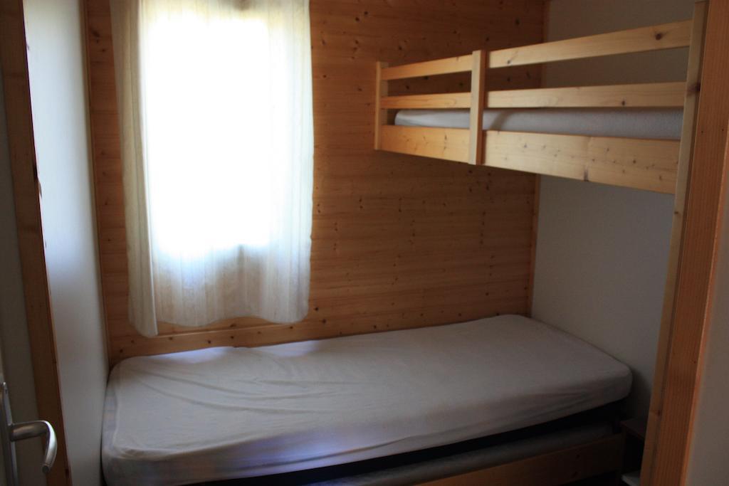 Cottages Du Lac De Miel Beynat Номер фото